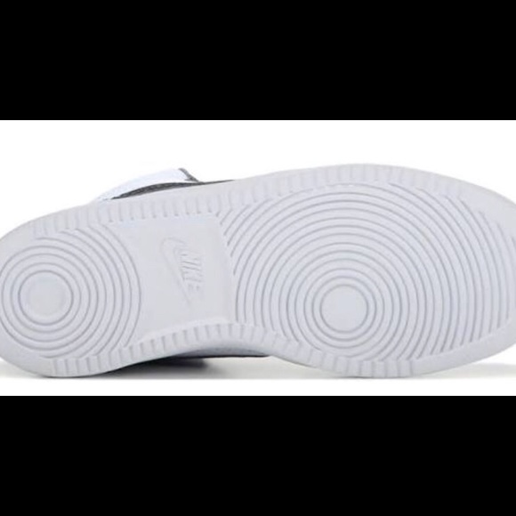 Nike shoes - Picture 2 of 6